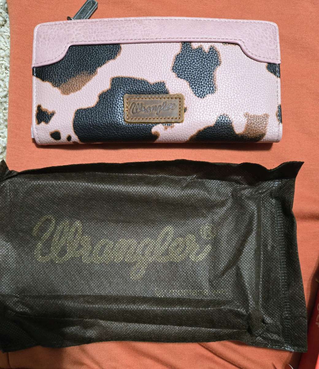 Wrangler Cow Print BiFold Wallet in Pink Cow print