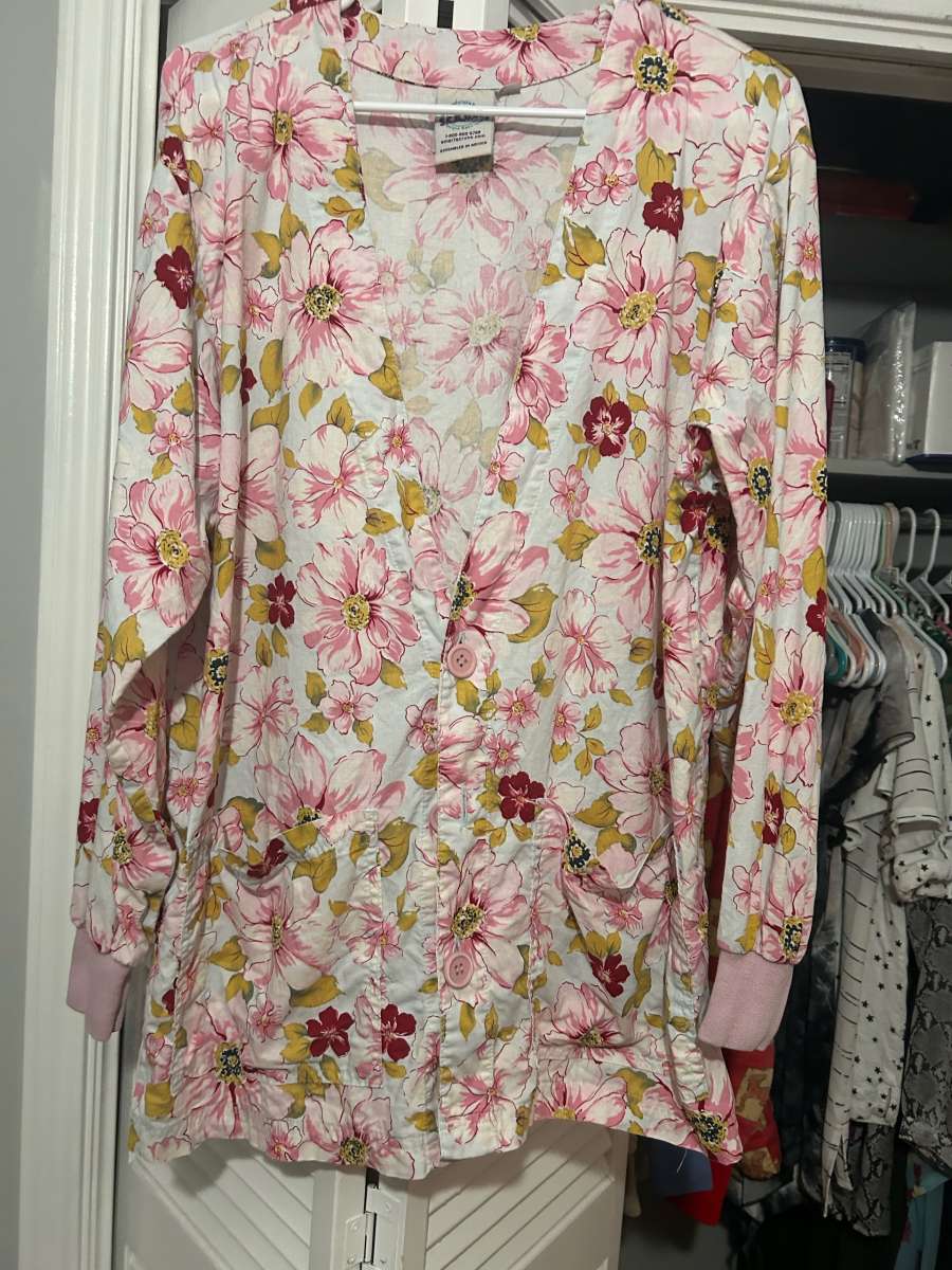 womens scrubs and medical jackets