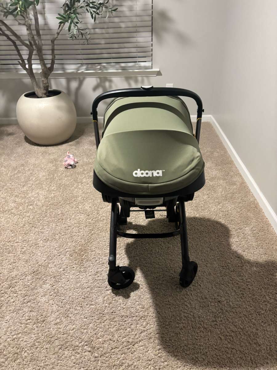 Doona Infant Car Seat Stroller  Green