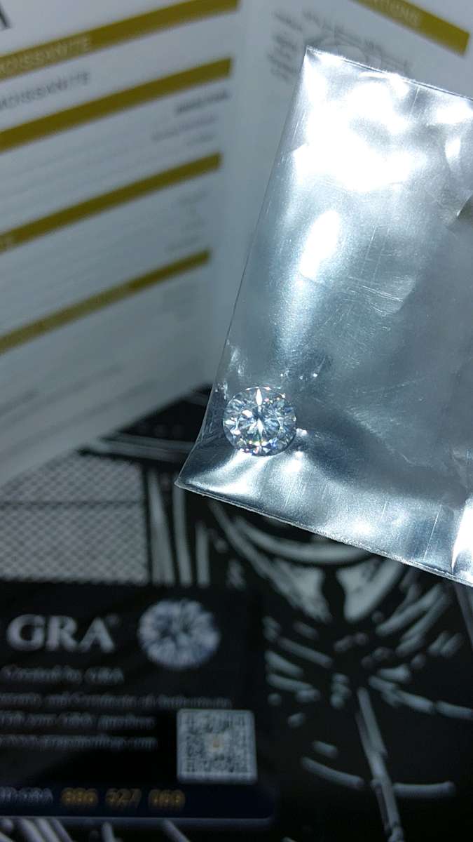 1ct d vvs1 moissanite with certificate