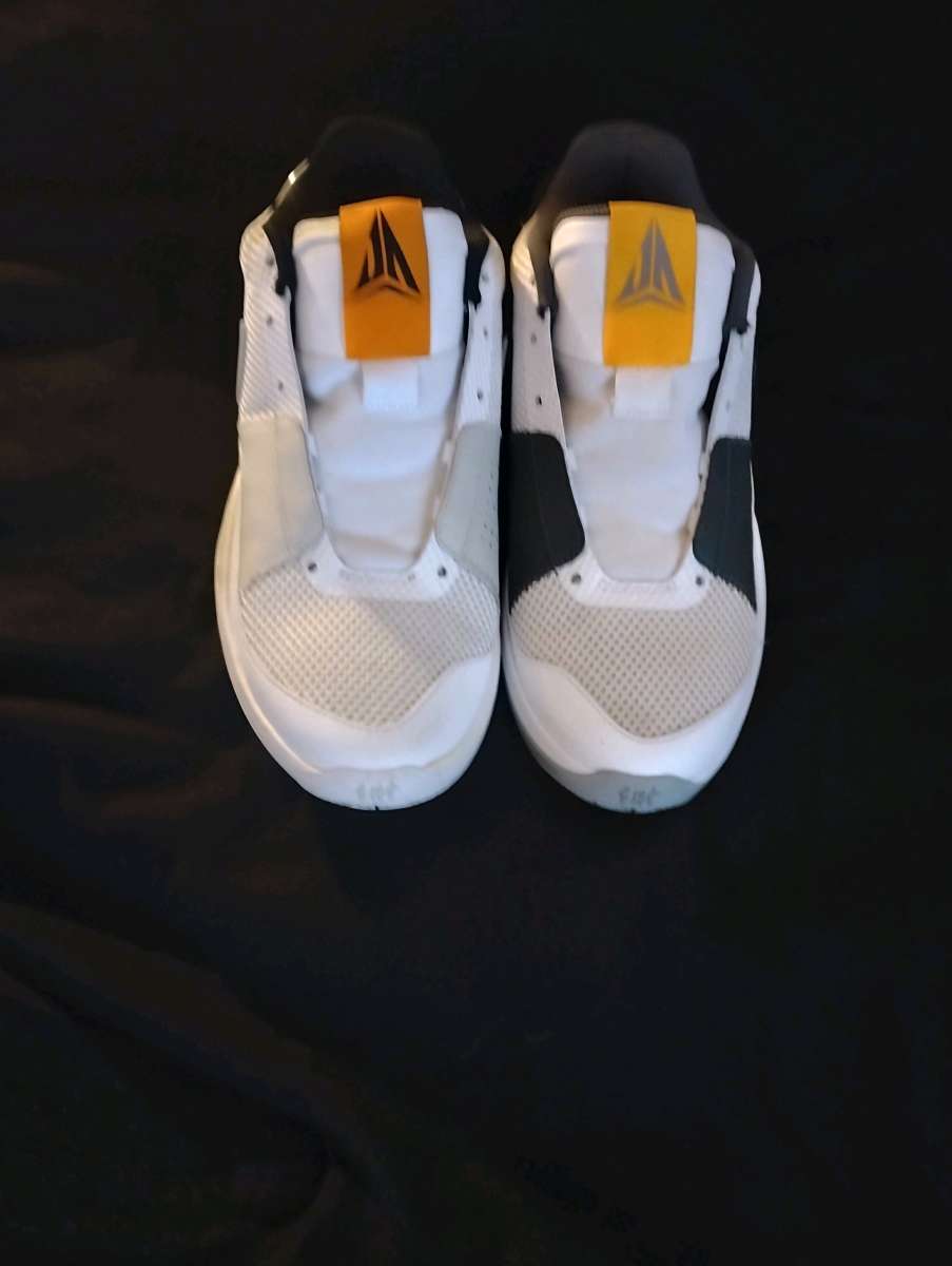 Nike Air ja athletic shoes