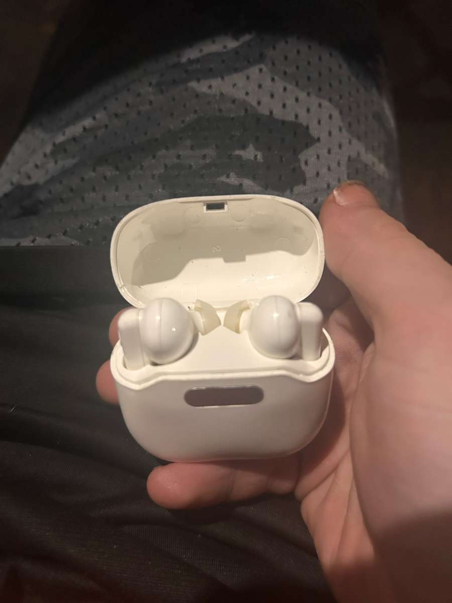 Bluetooth earbuds
