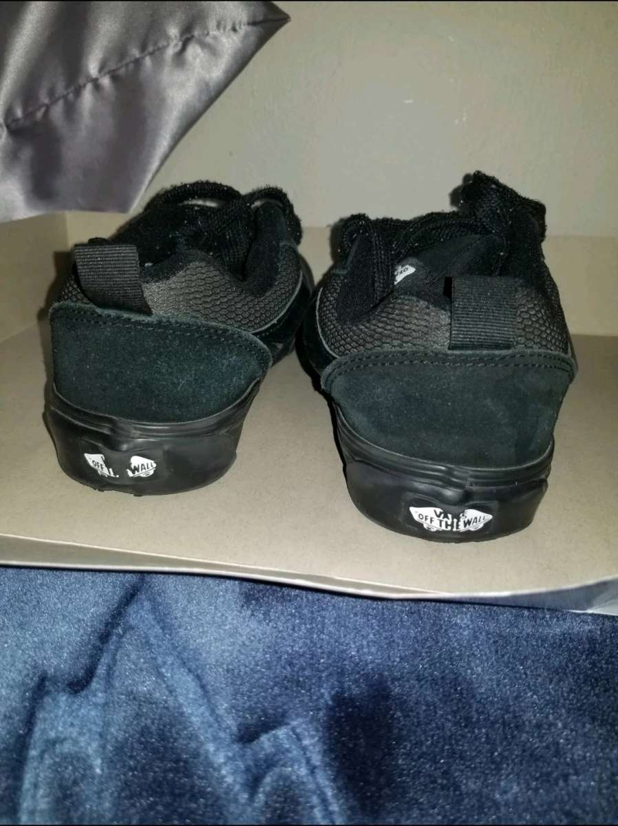 Vans KNU SKOOL SIZE 6 5 GS BOYS