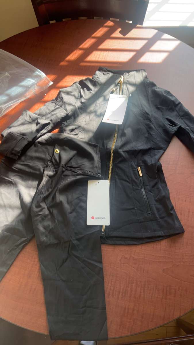 black Lulu lemon