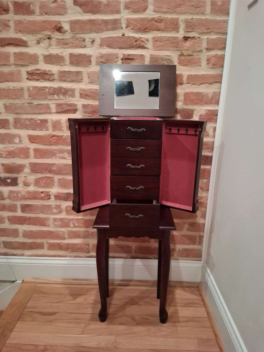 Wooden Standing Jewelry Box