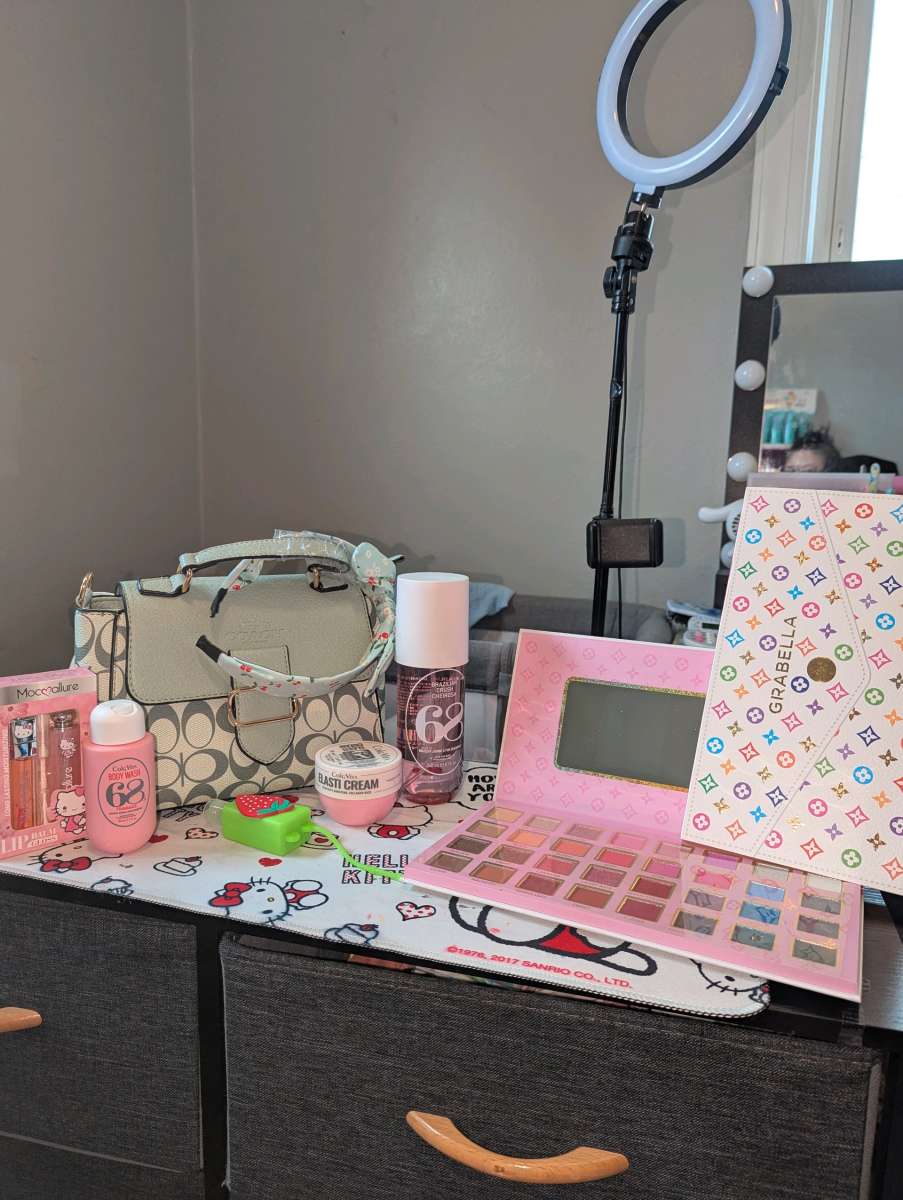 purse bundle GET A FREE DESIGNER WINTER HAT OR 25 IN FREE PR