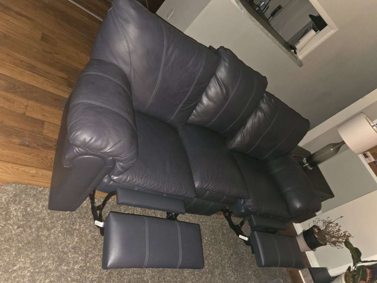 Ethan Allen  Two Piece Leather SET with Recliner