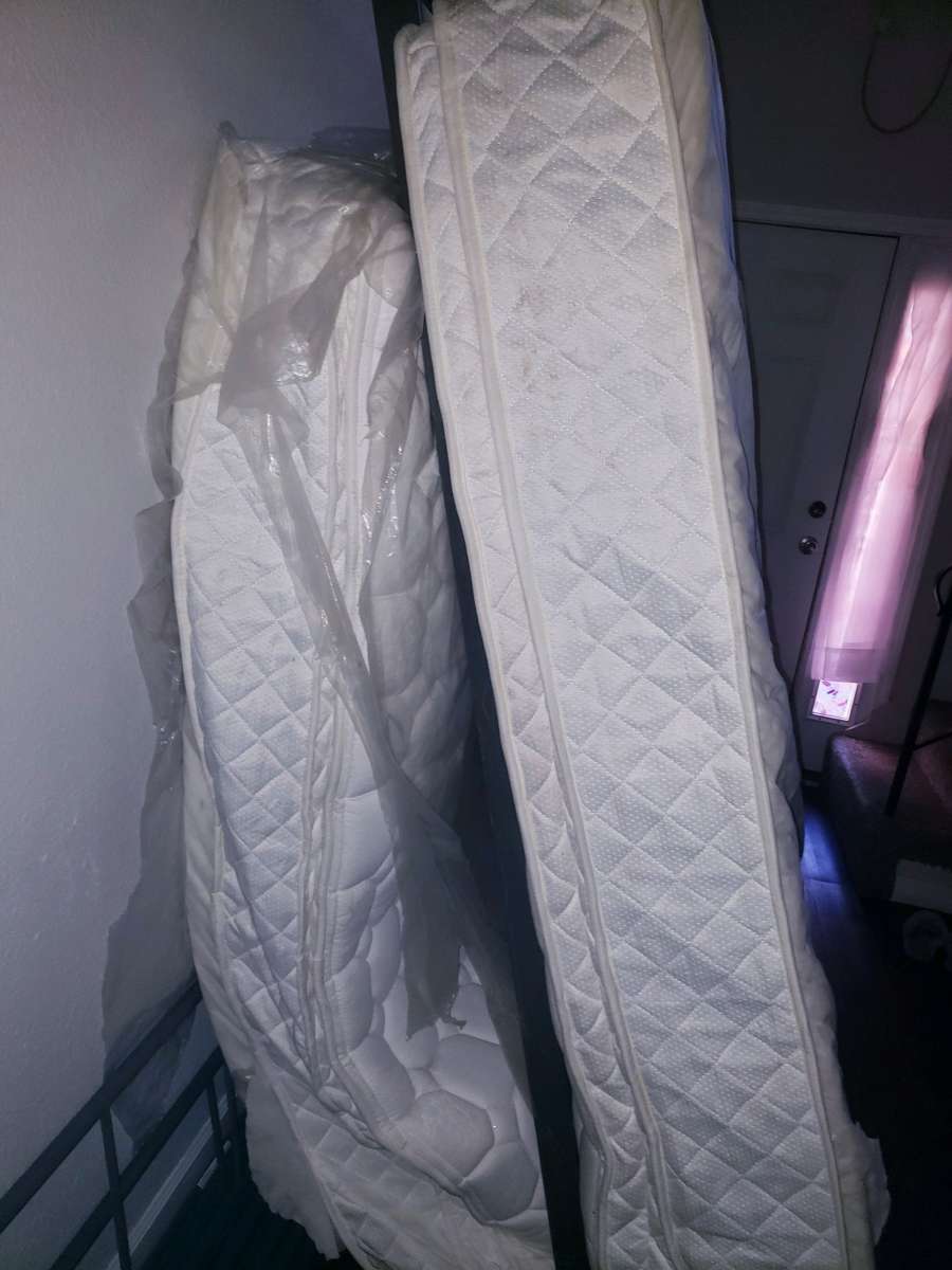 2 pillow Top king size mattresses