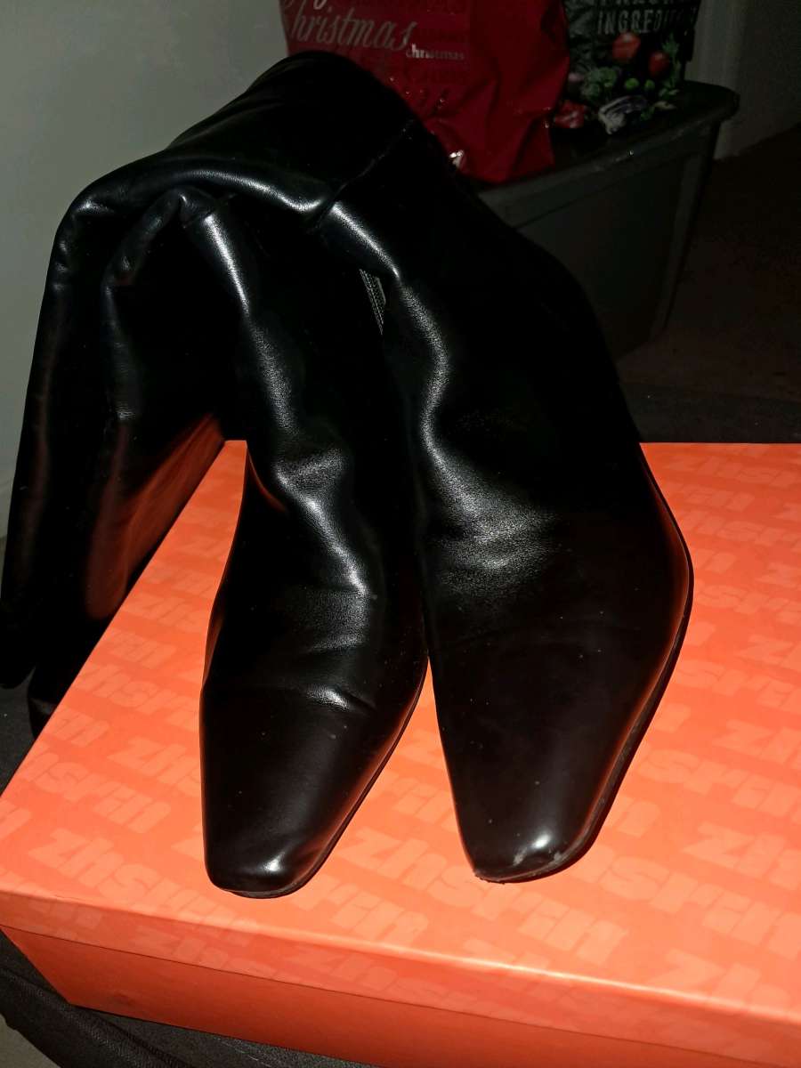 women black heel boots sz 12