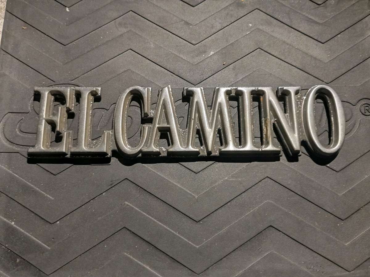 78 87 El Camino badges