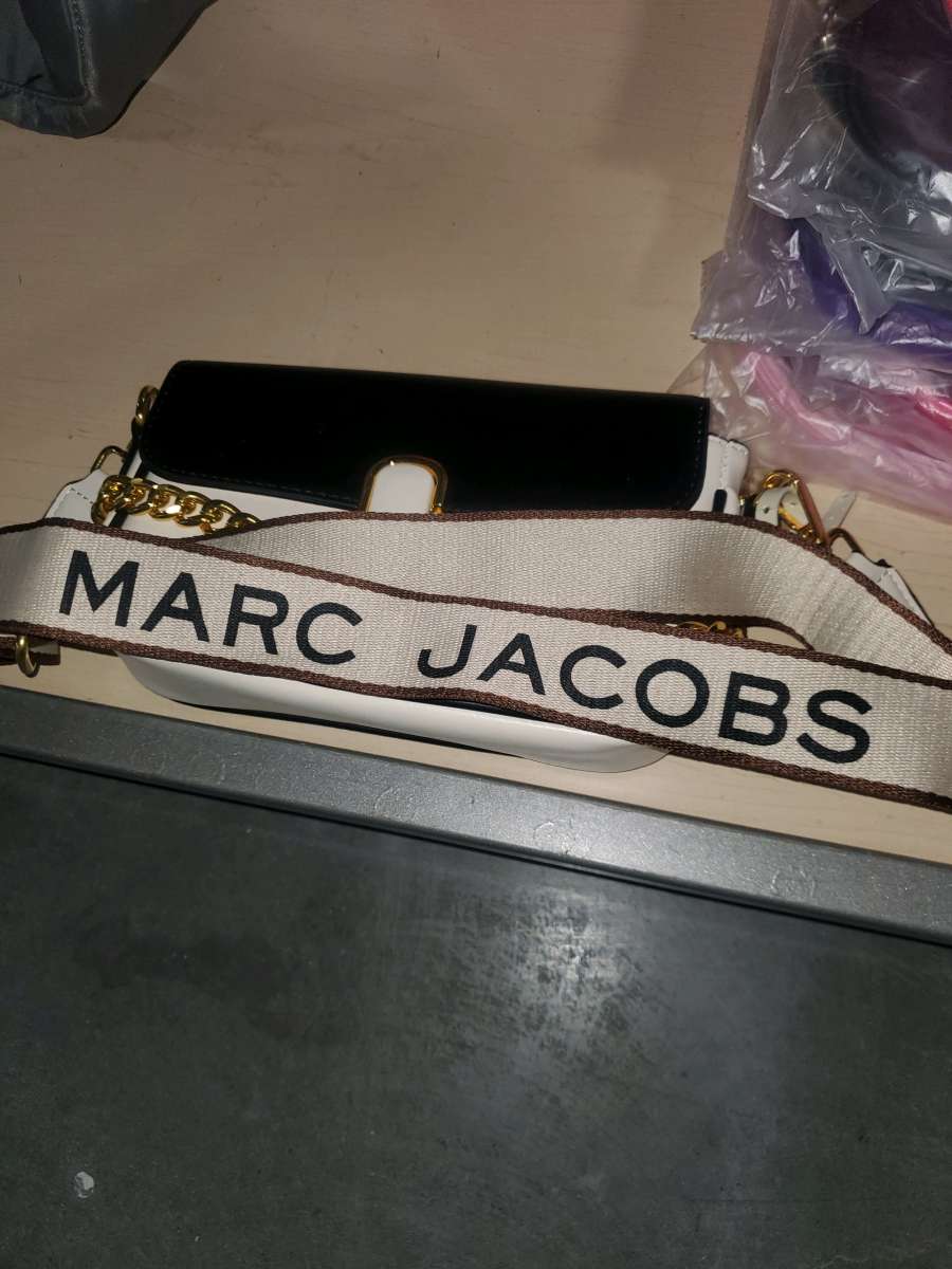 Marc Jacobs Stylish Black and White Crossbody Bag