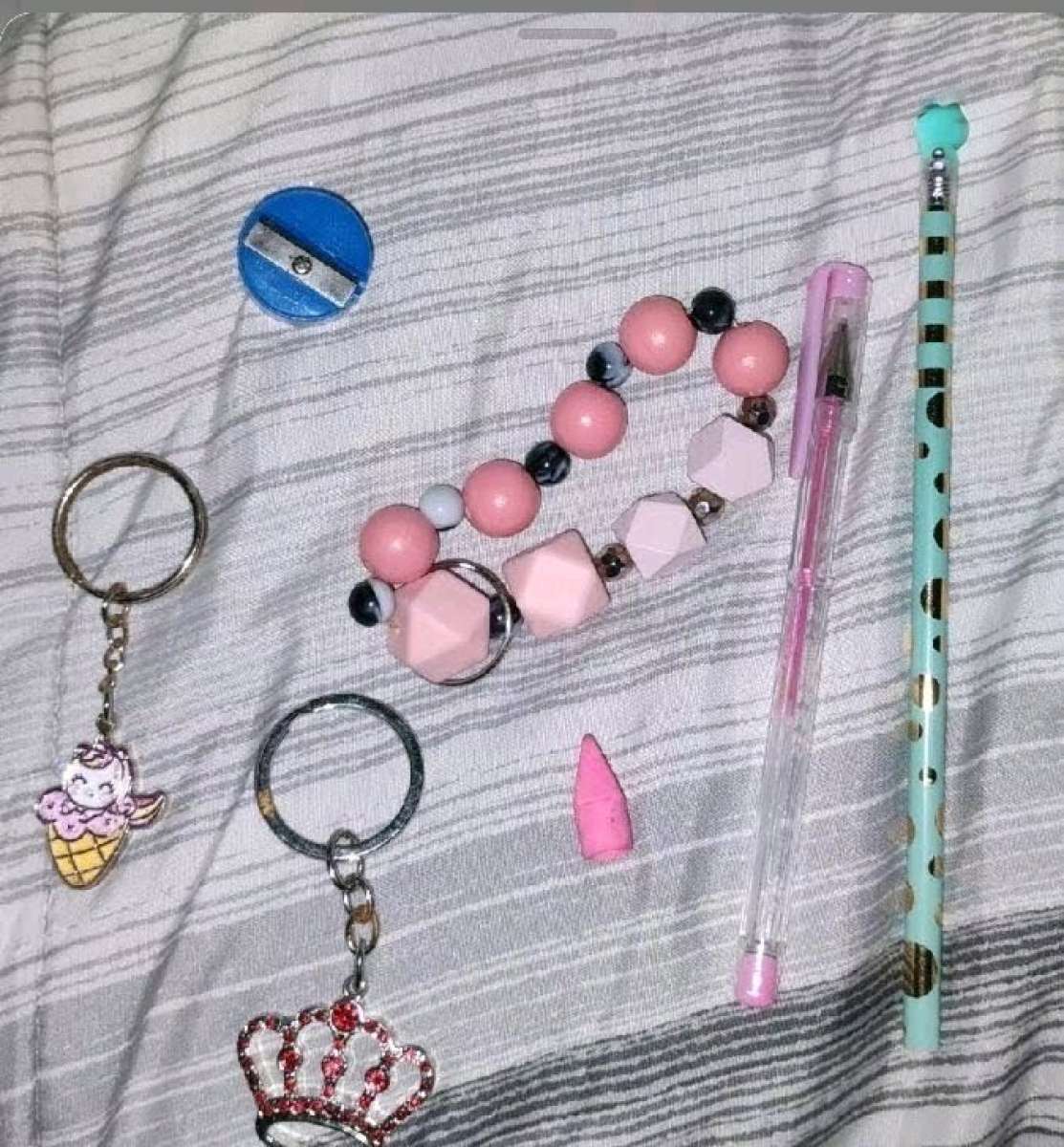 Queen pink Valentine buddle