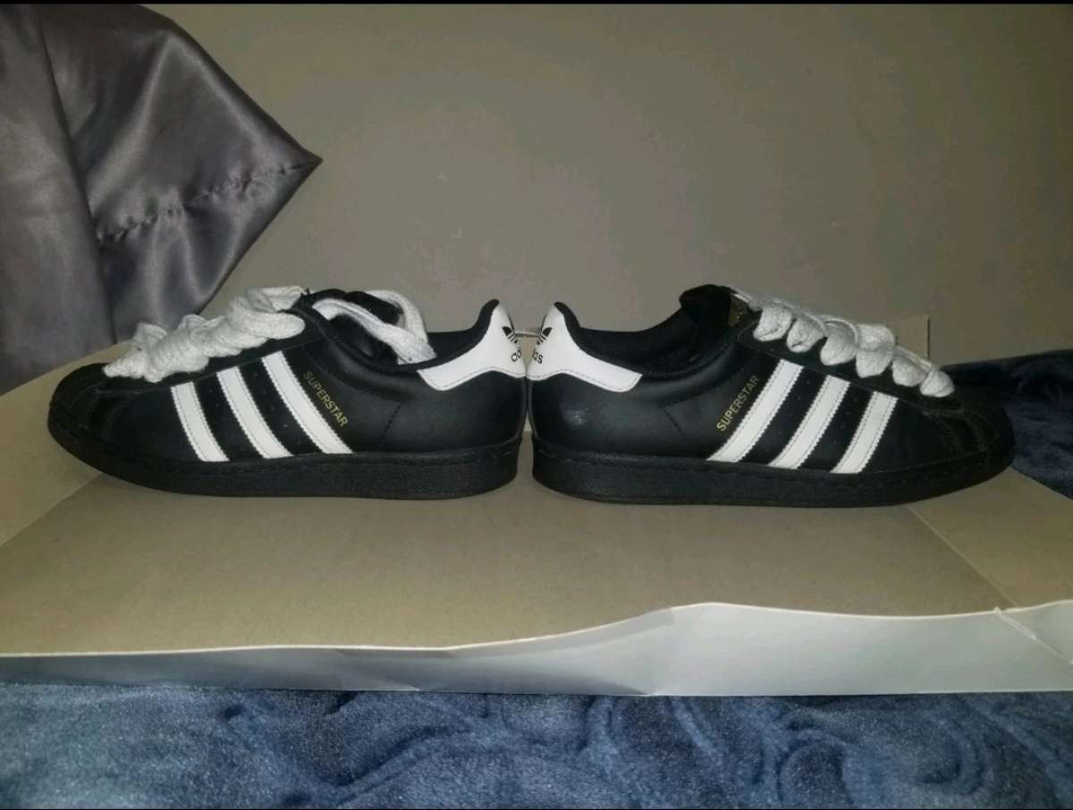 Adidas Superstar BlackWhite Size 6 GS BOYS