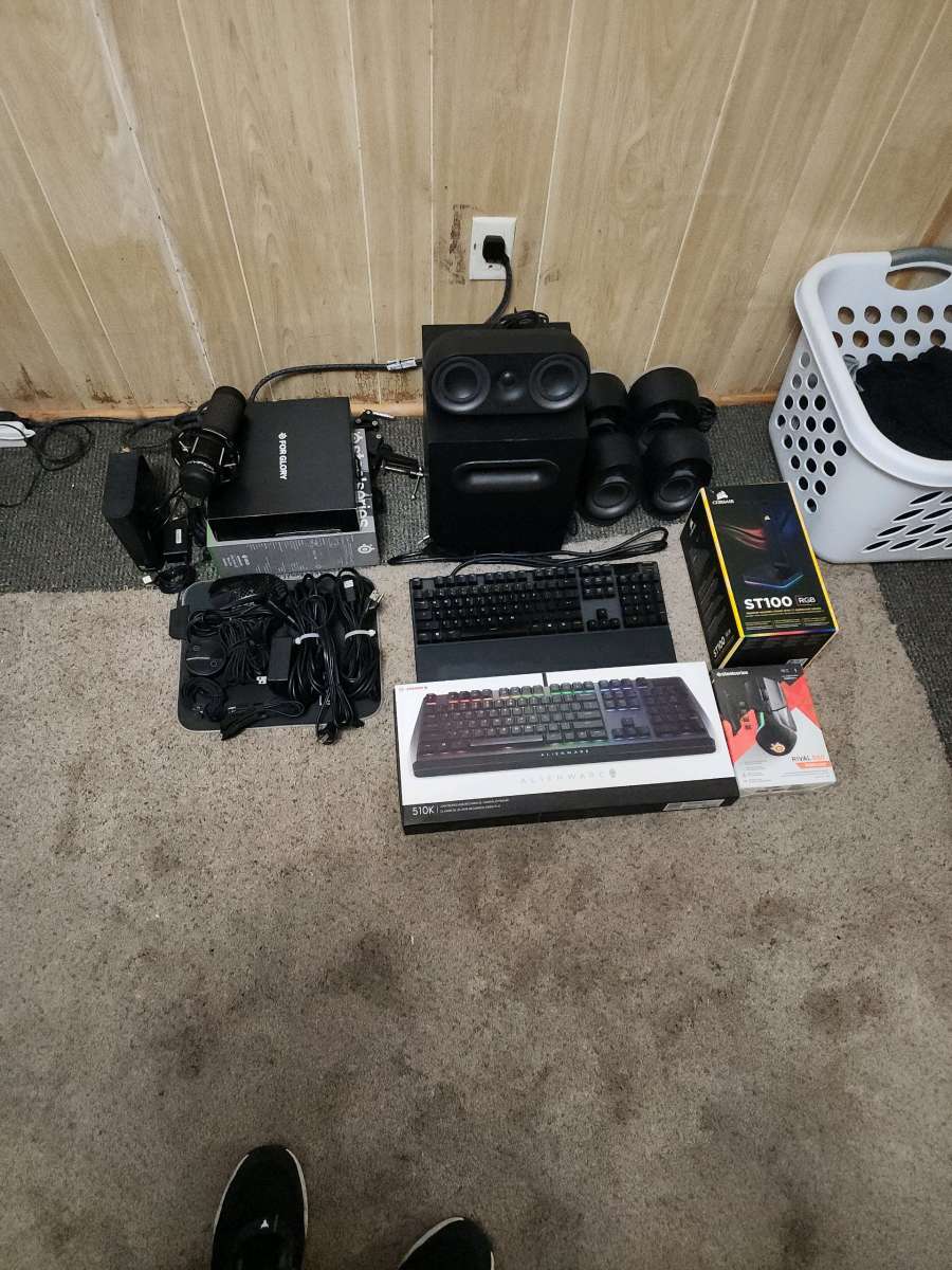 Alienware Aurora Ryzen Edition R10 Bundle