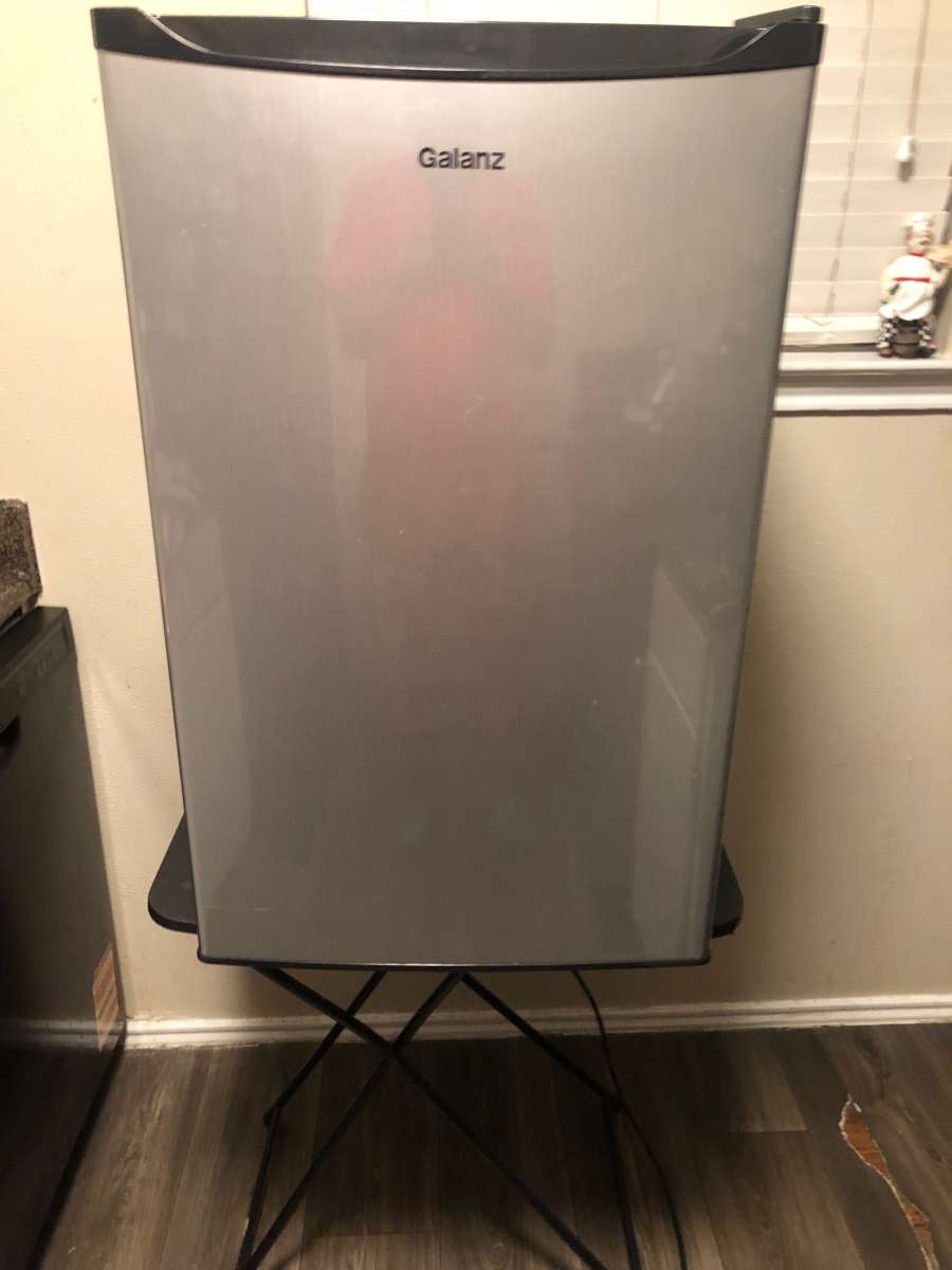 Galanz Mini Fridge