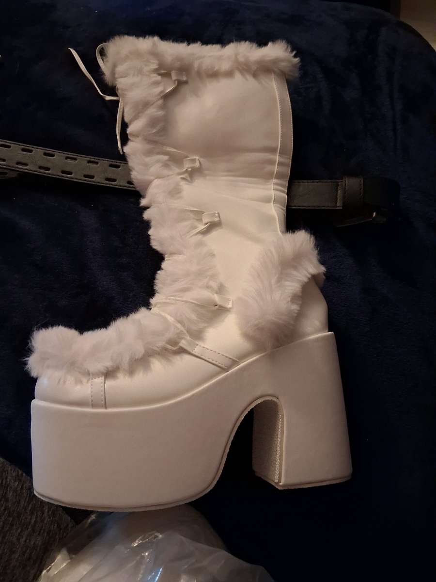 White Platform fur boots