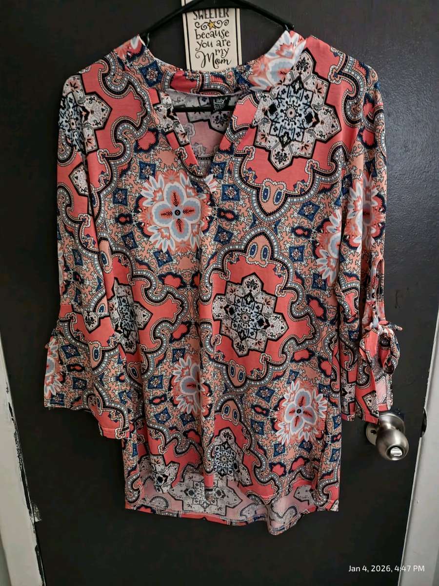 3 quarter length sleeves shirt