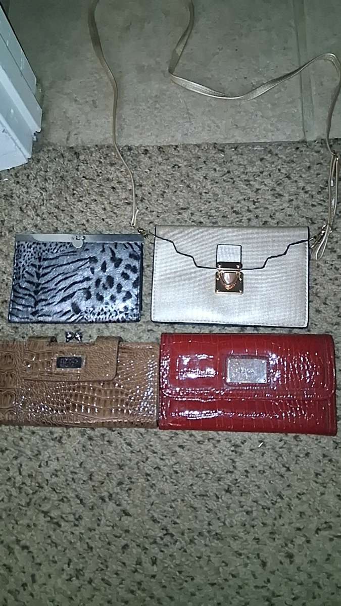 purses and wallets   i will ship and I have cashapp