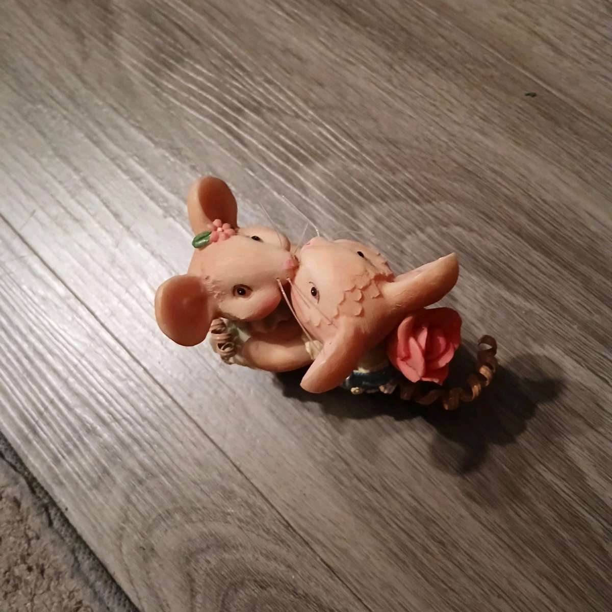 loves embrace by enesco