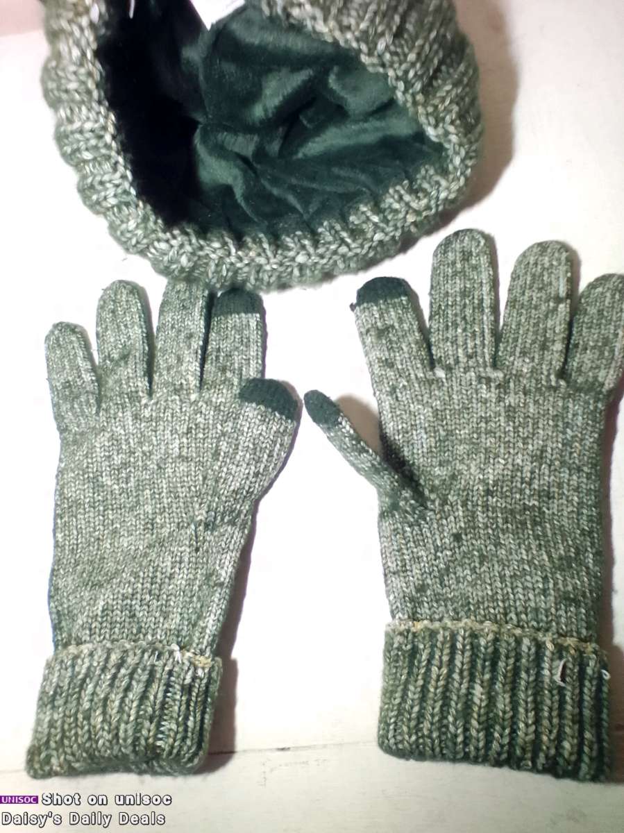 womens winter knit cap and glove set