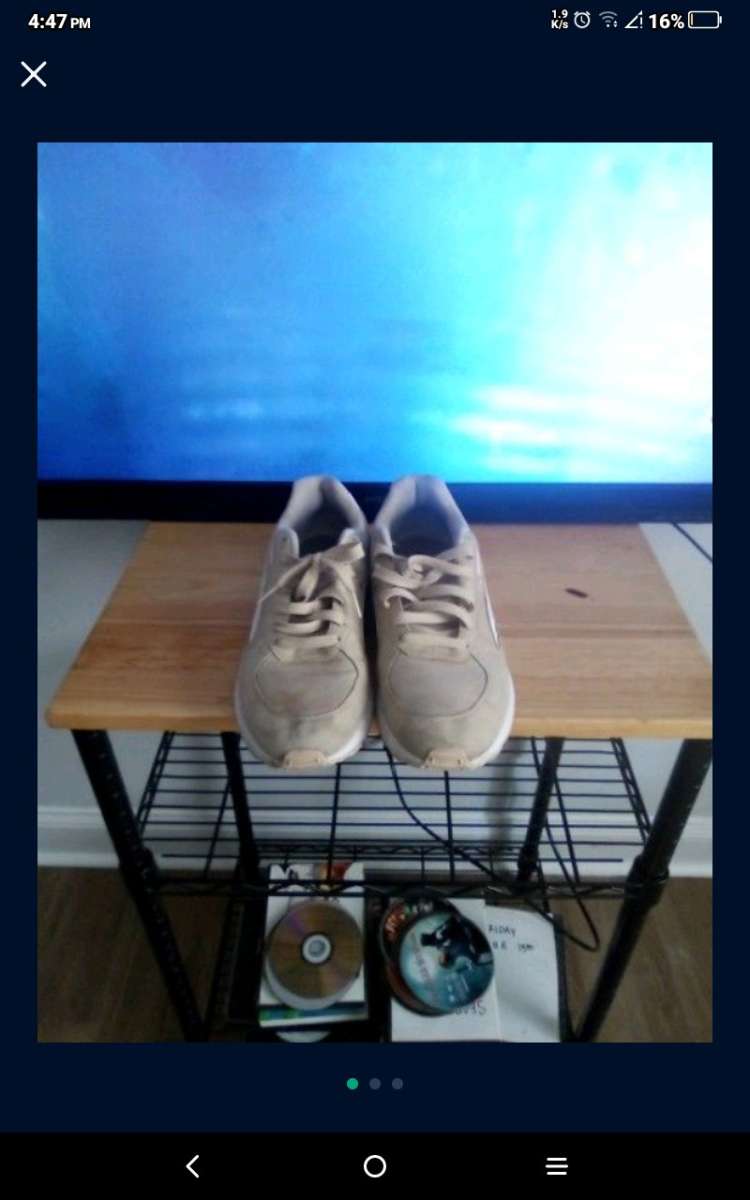 pumas tan suede size 9 mens