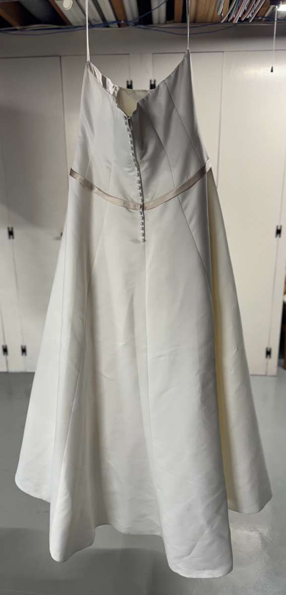 Davids Bridal wedding gown 18W