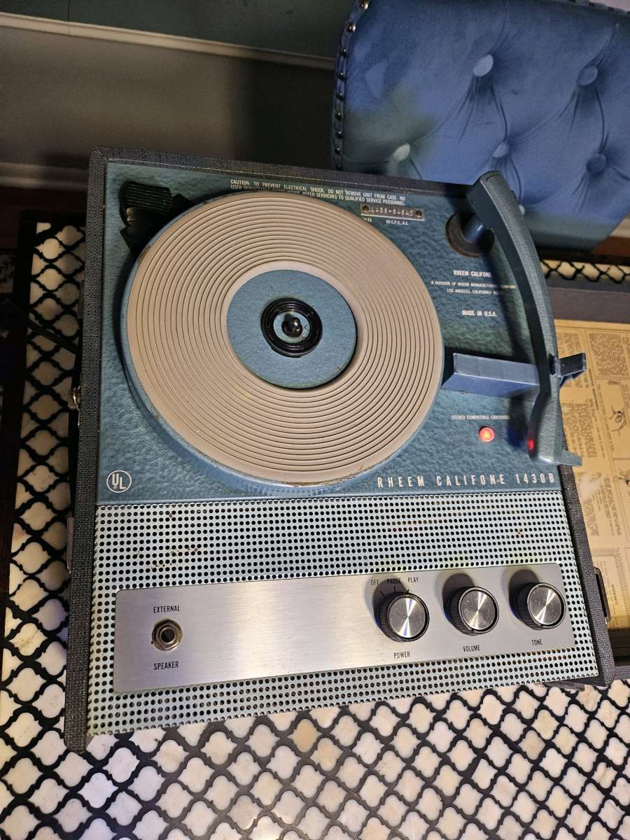 Vintage Rheem Califone 1430B Portable Record Player Turntabl