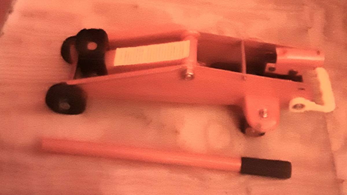 orange steel manual lift jack