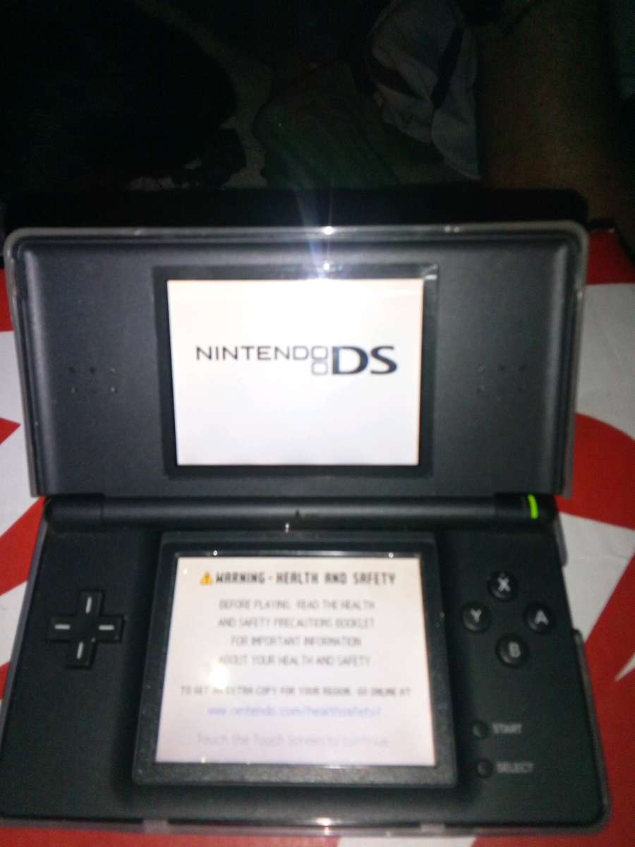 Nintendo DS lite with 3 games