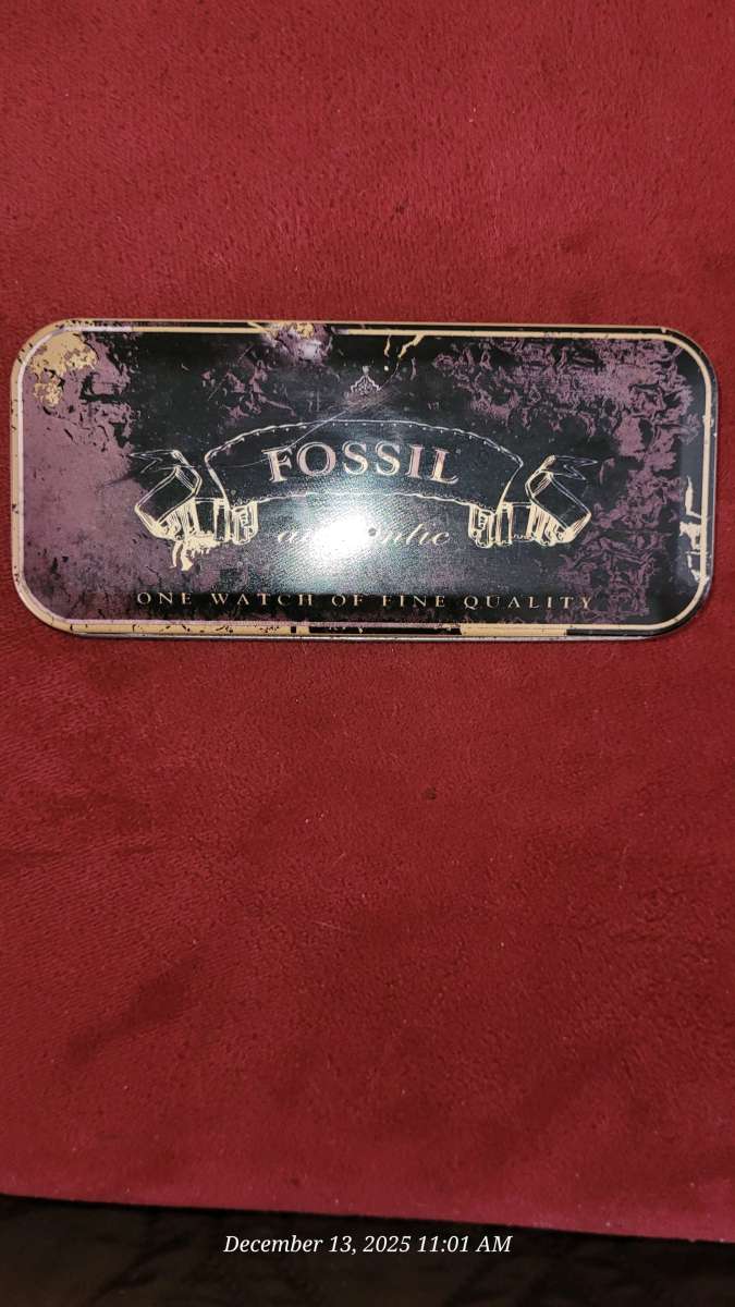 Vintage Fossil gold tone watch with case