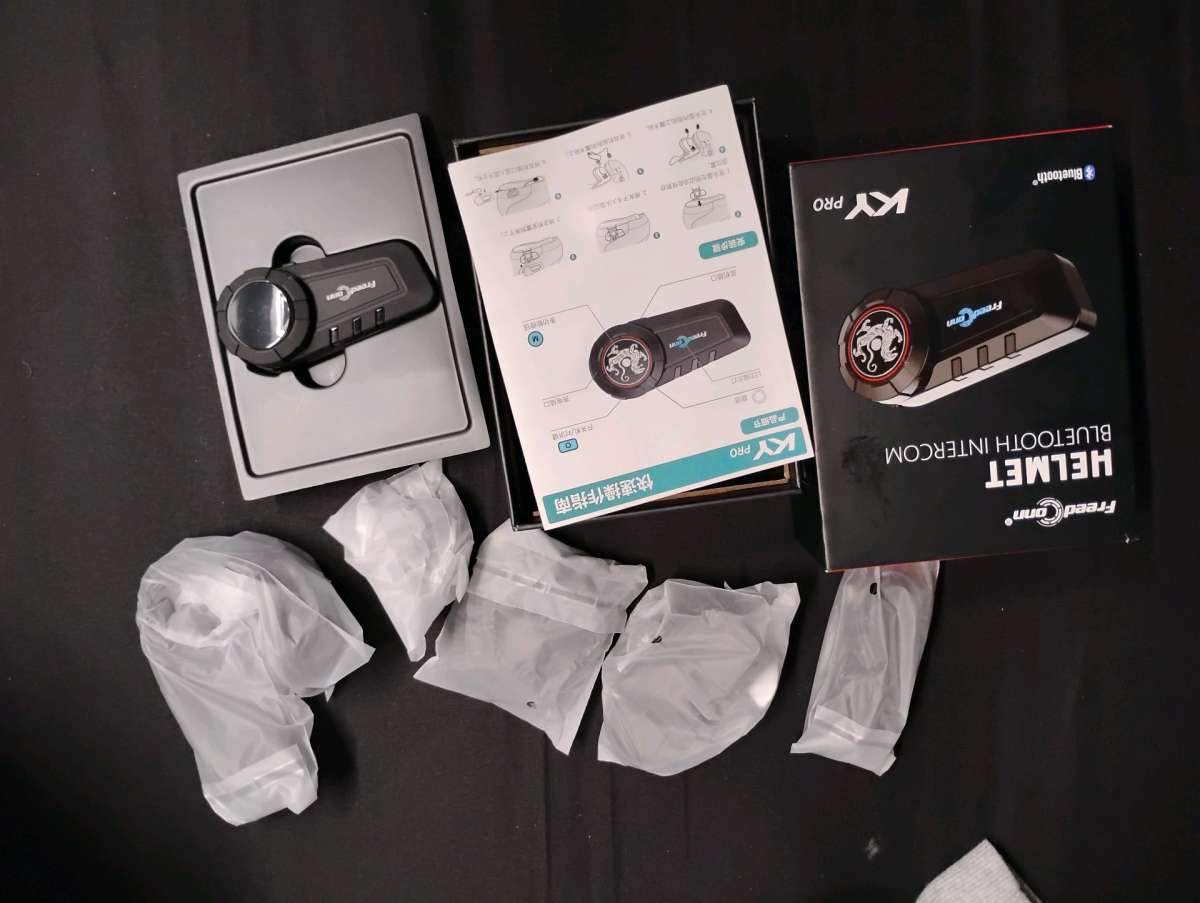 Freed onn helmet Bluetooth intercom