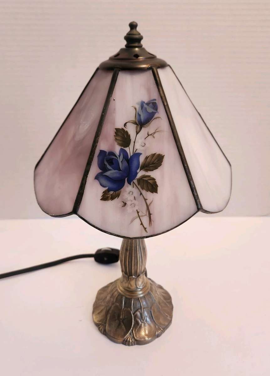 Meyda Tiffany Style Lamp With Handpainted Slag Glass Shade