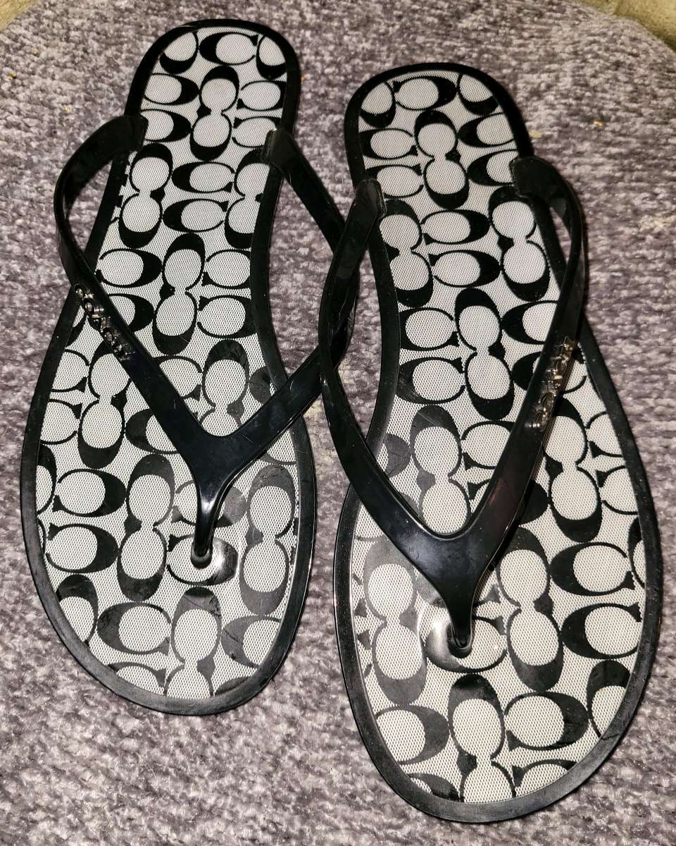 COACH jelly flip flops size 8 NWOT