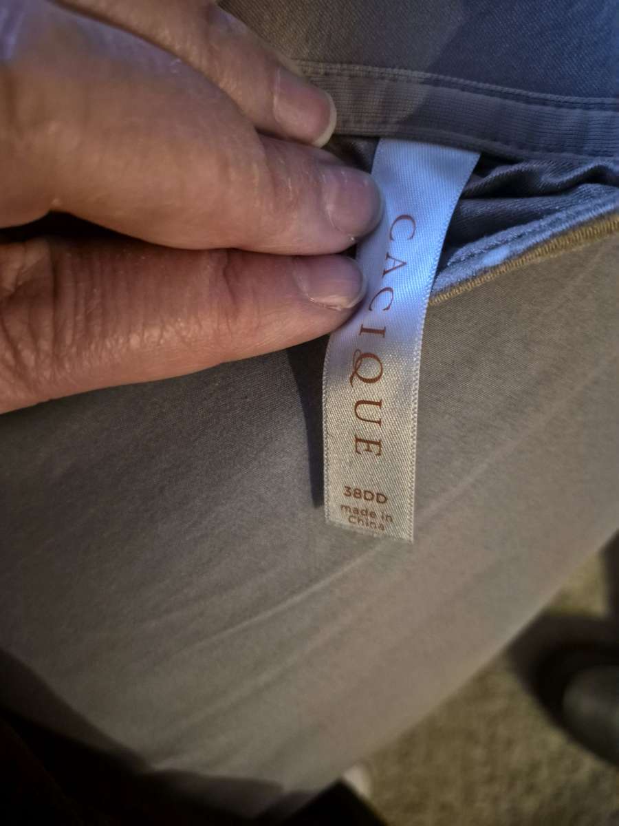 LIKE NEW Cacique Bra 38DD