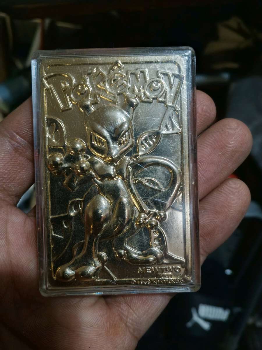 Pokemon Mewtwo 1999 23k Gold card