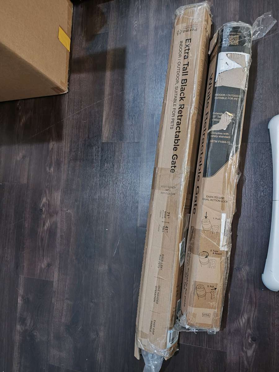 Retractable animal gates