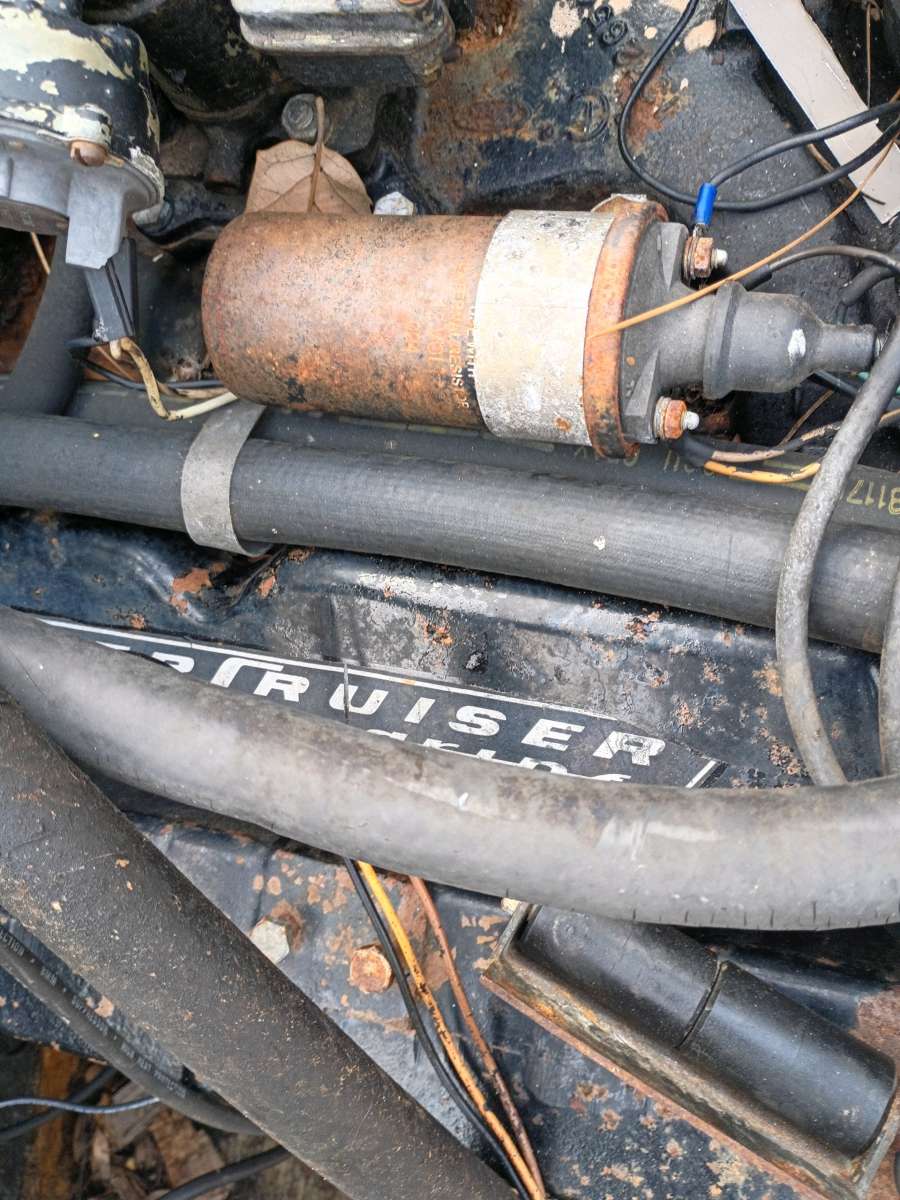 233 Mer cruiser with a 351w block 79model tbygvvggggg1t