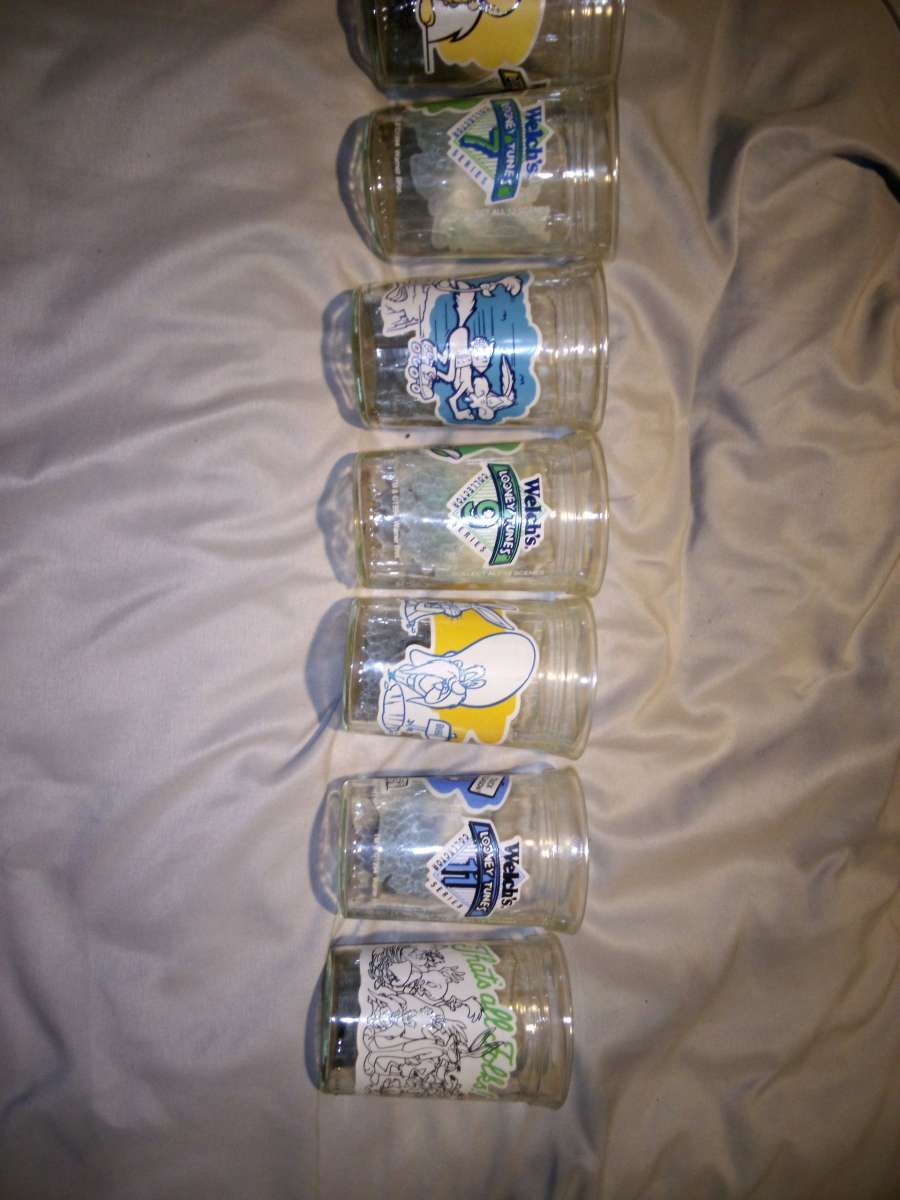 Welchs Looney Tunes collector series