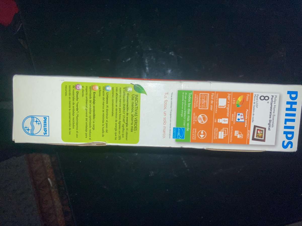 Philips Home Essentials 8inch Digital Photo Frame