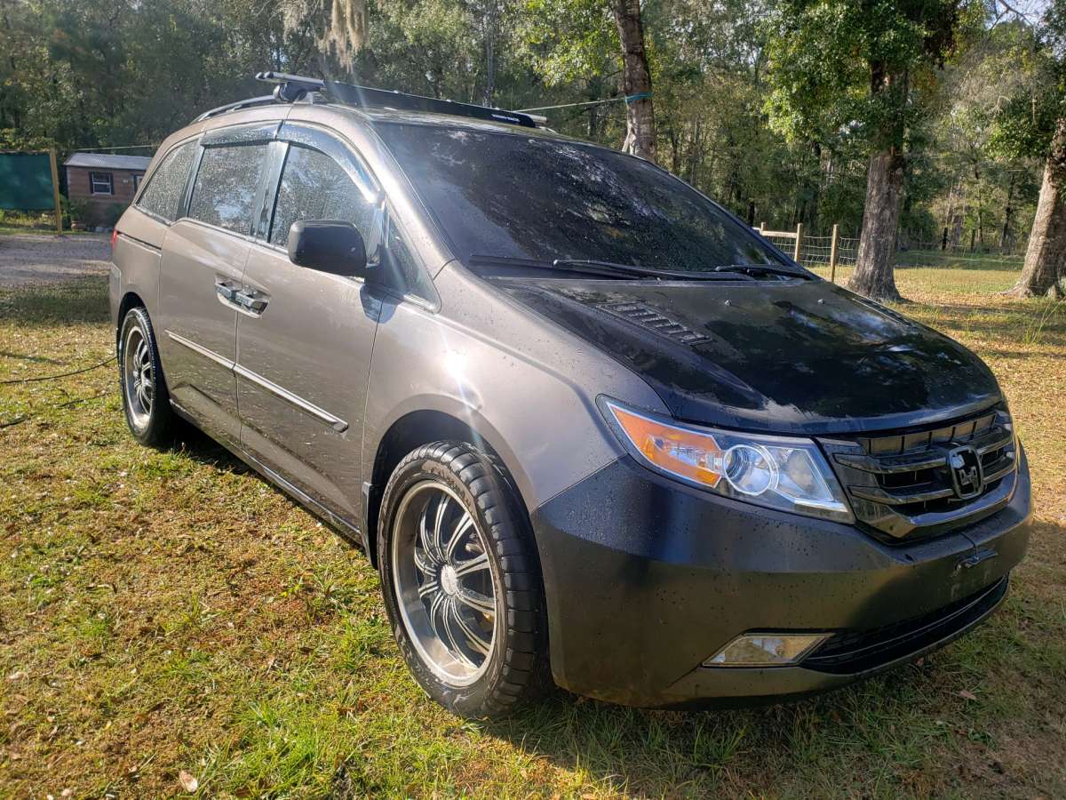 2011 HONDA ODYSSEY VAN