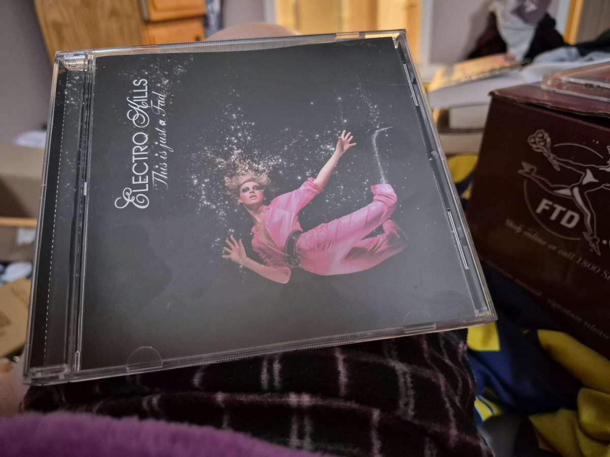 LIKE NEW Electro Kills THIS IS JUST A FAD cd