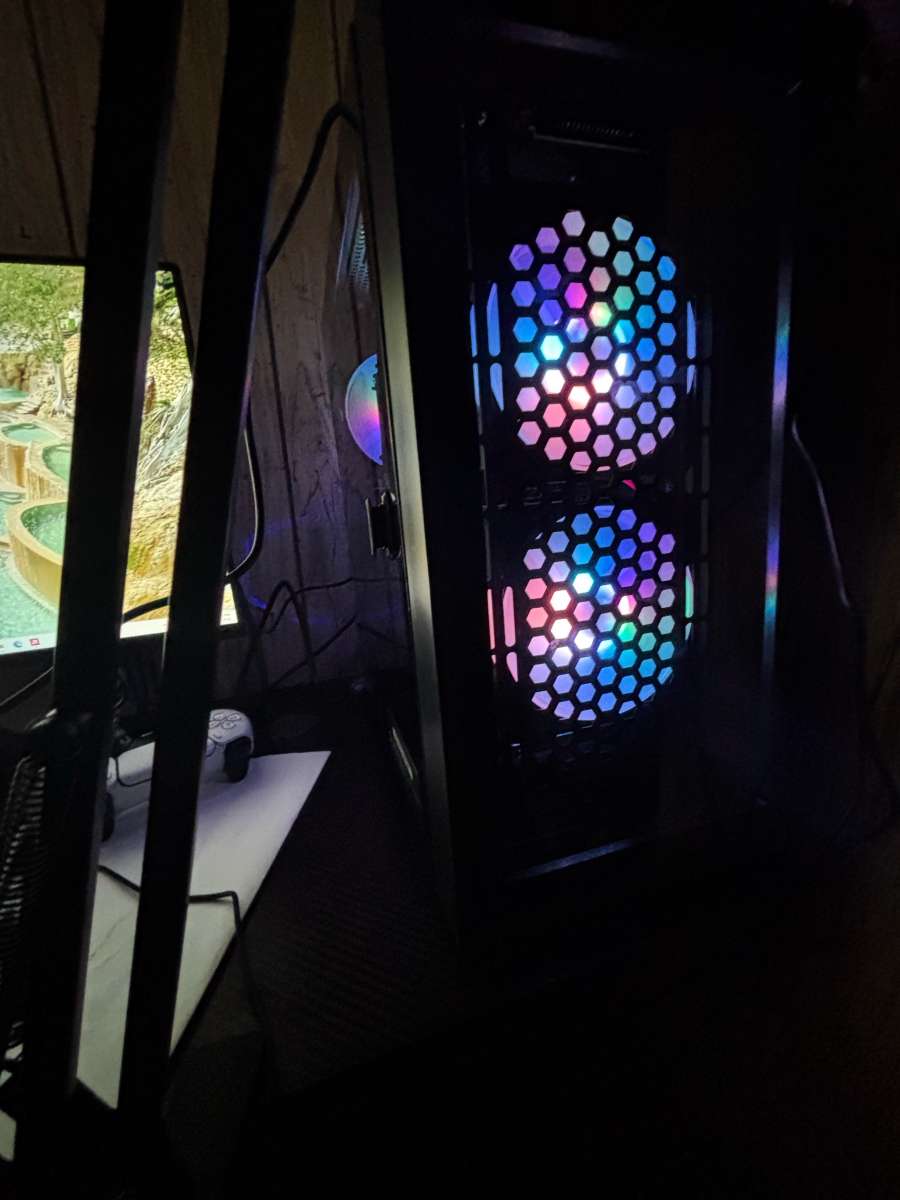 gaming pc and monitor