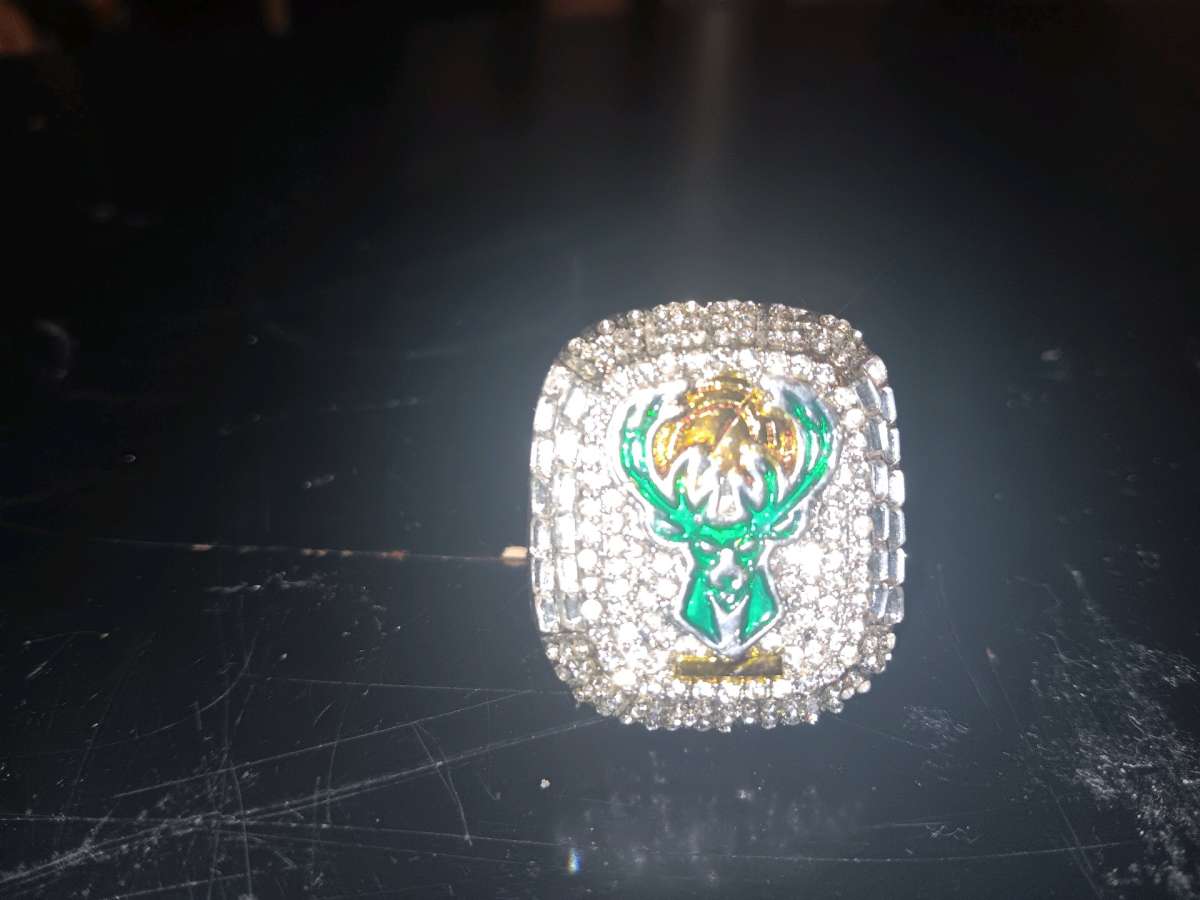 2021 Milwaukee Bucks NBA Championship ring replica