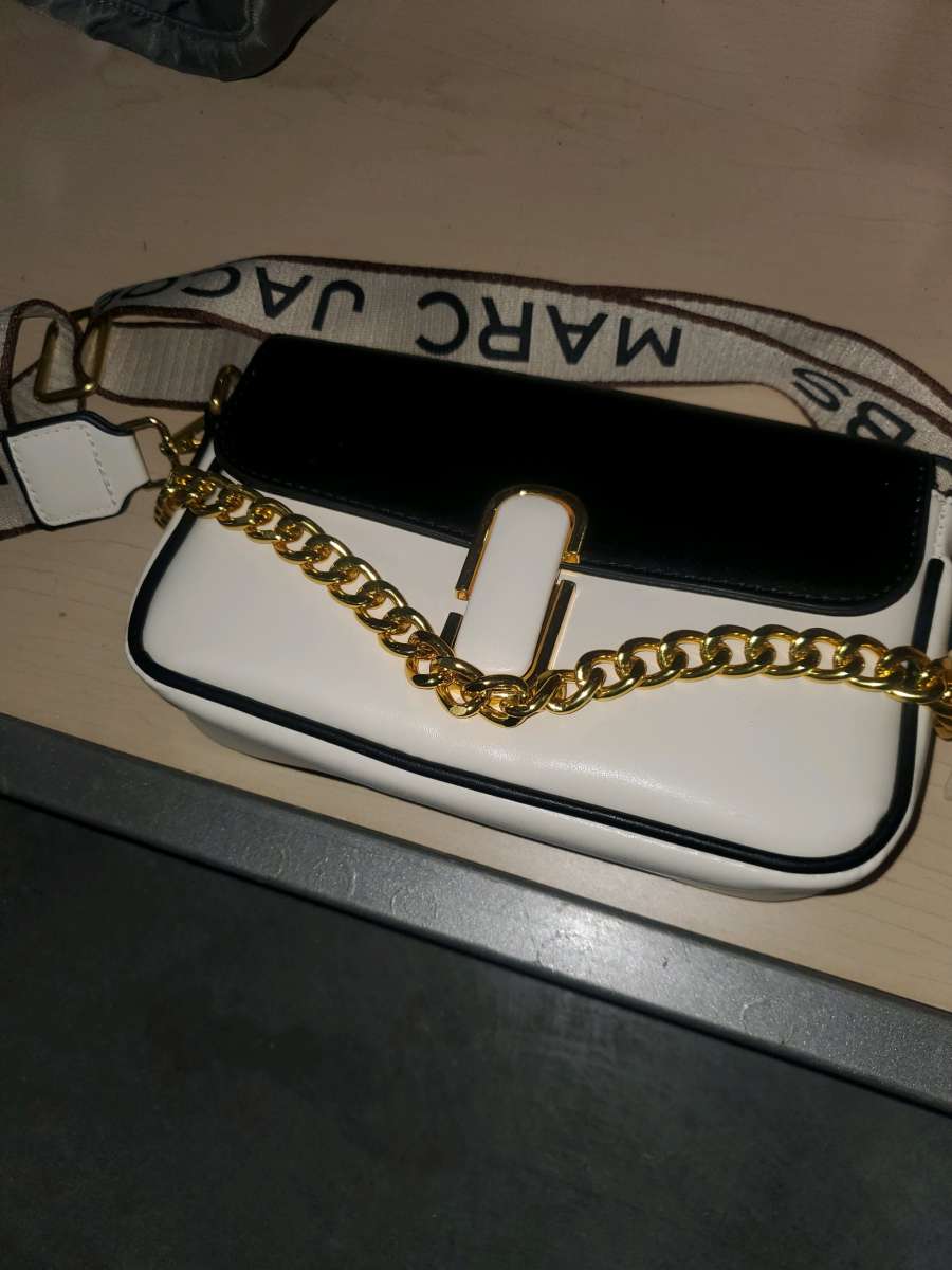 Marc Jacobs Stylish Black and White Crossbody Bag