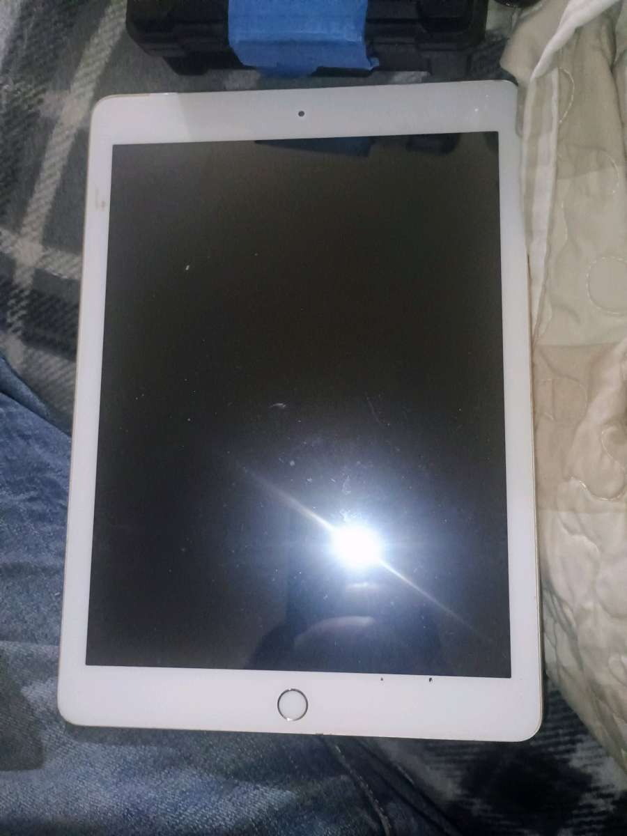 5th gen I pad perfect condition