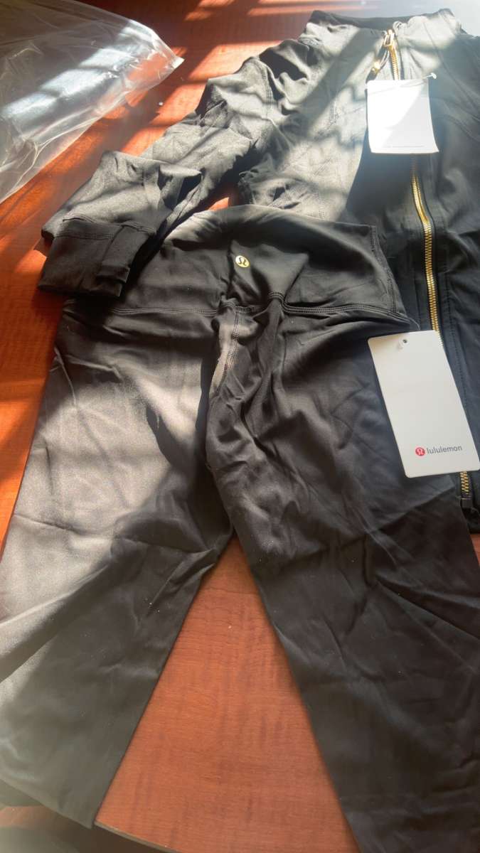 black Lulu lemon