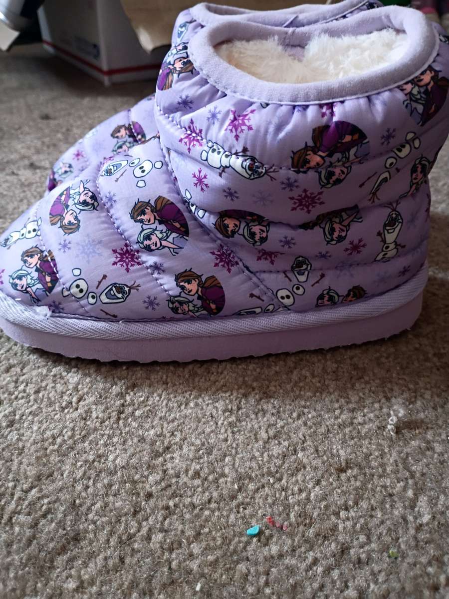 Disney Frozen girls slippers size 11