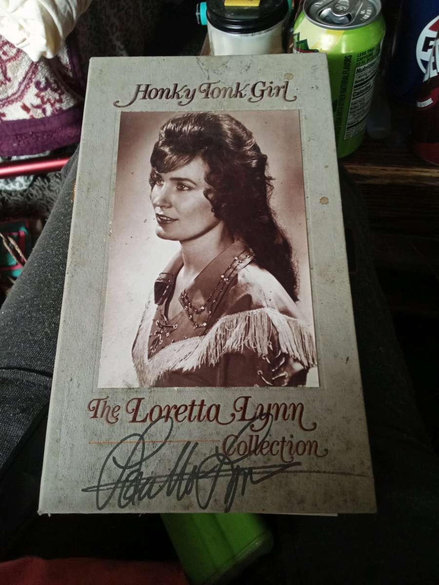Loretta lynn collectibles with signature