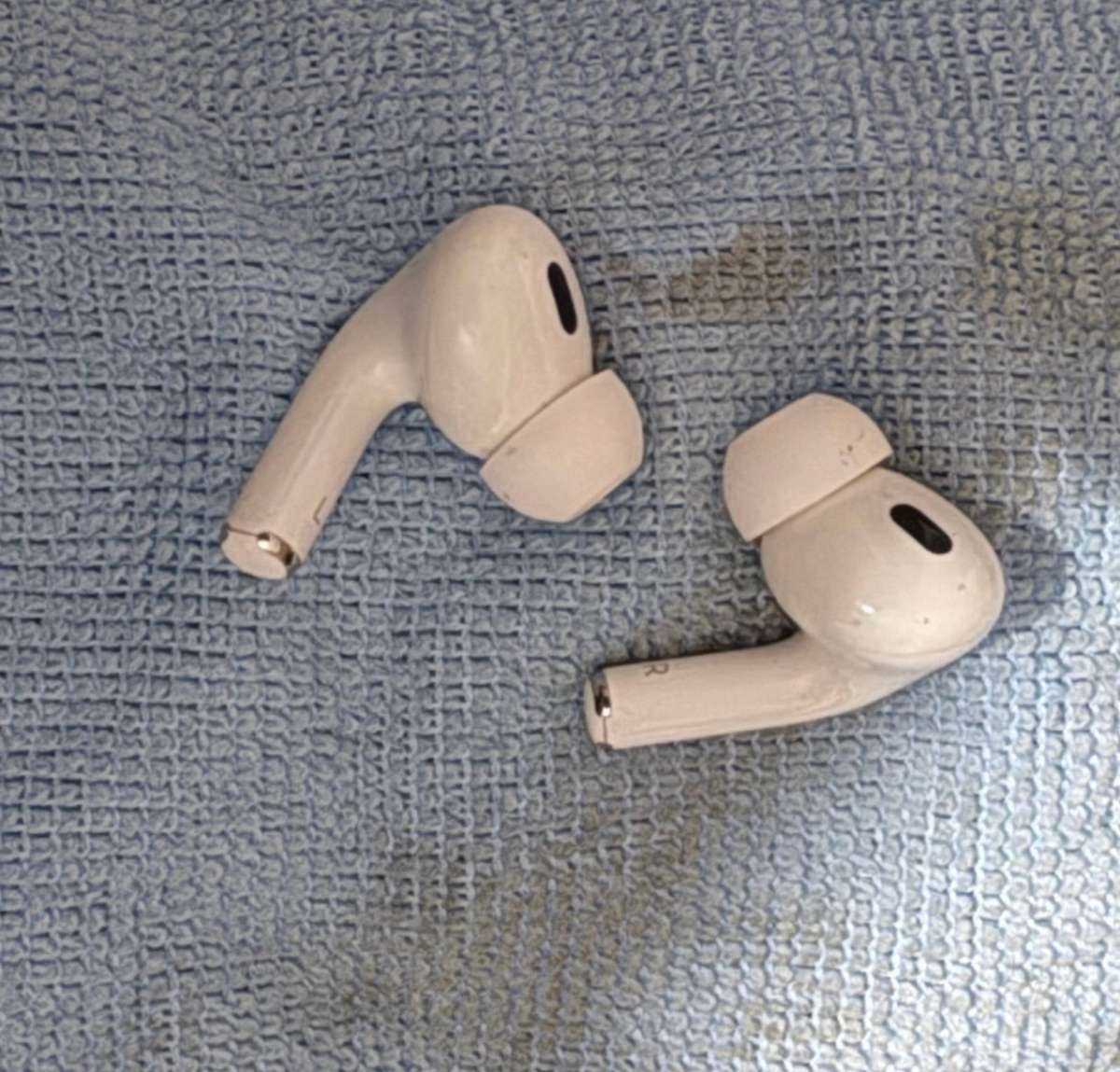 AirPods Pro 2nd generation with MagSafe Charging Case USBC