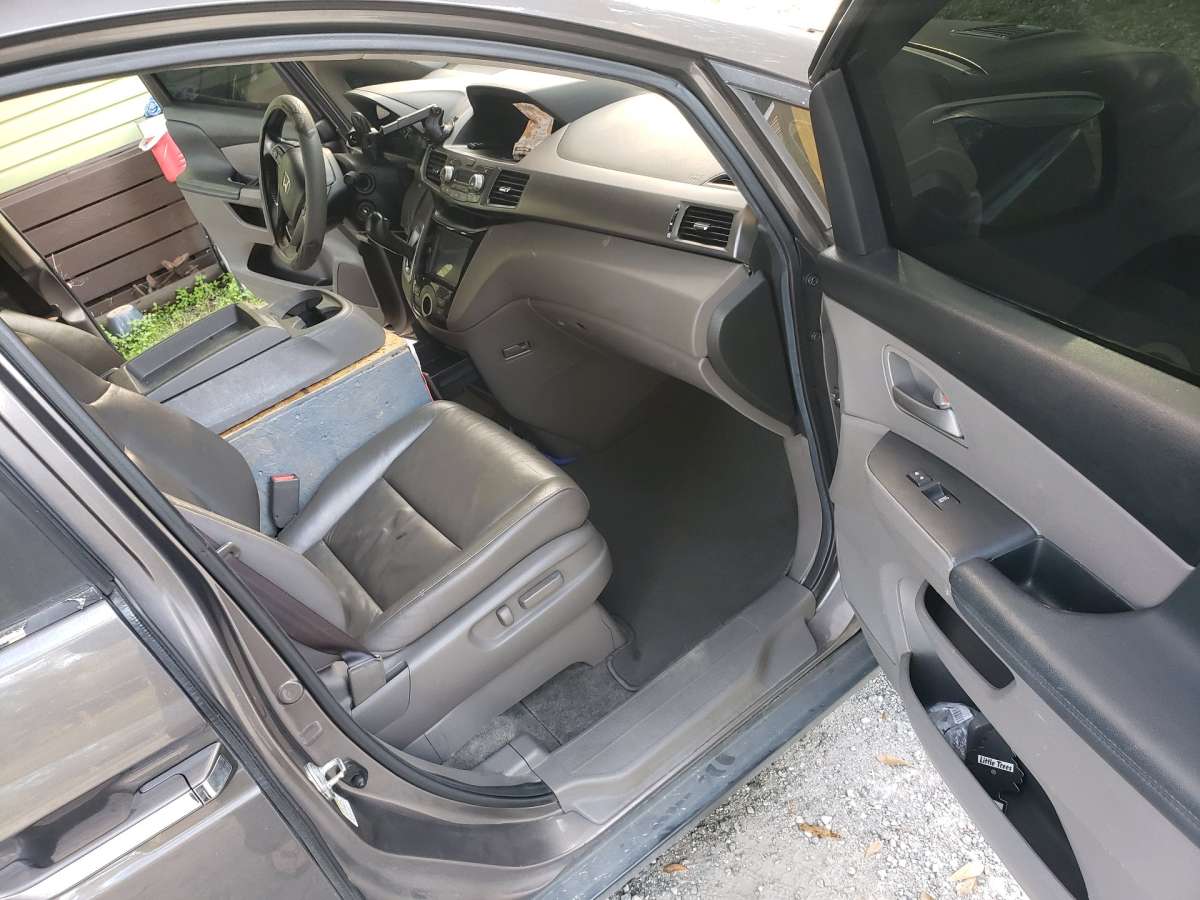 2011 HONDA ODYSSEY VAN